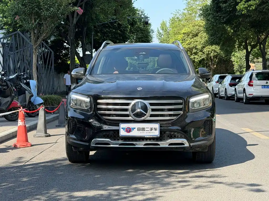 Mercedes-Benz GLB 2025