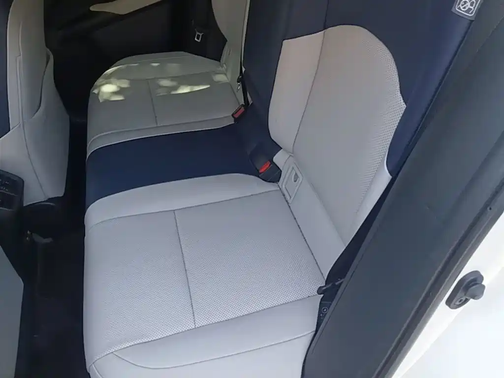 Lexus UX 2020 — фото 17