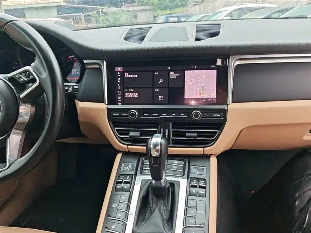 Porsche Macan 2019 — фото 13