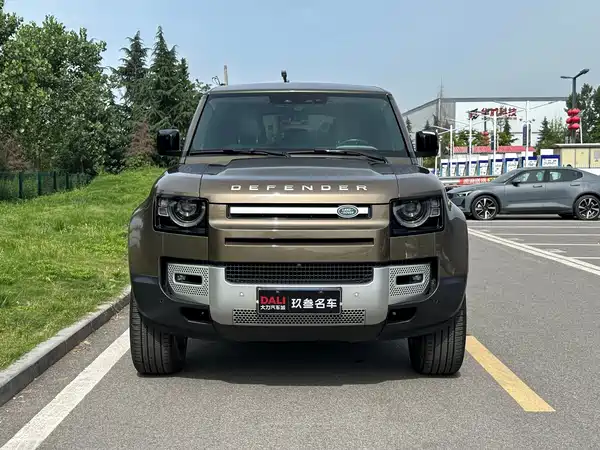 Land Rover Defender 2021