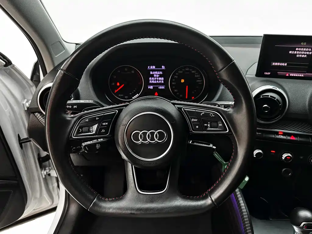Audi Q2L 2021 — фото 11