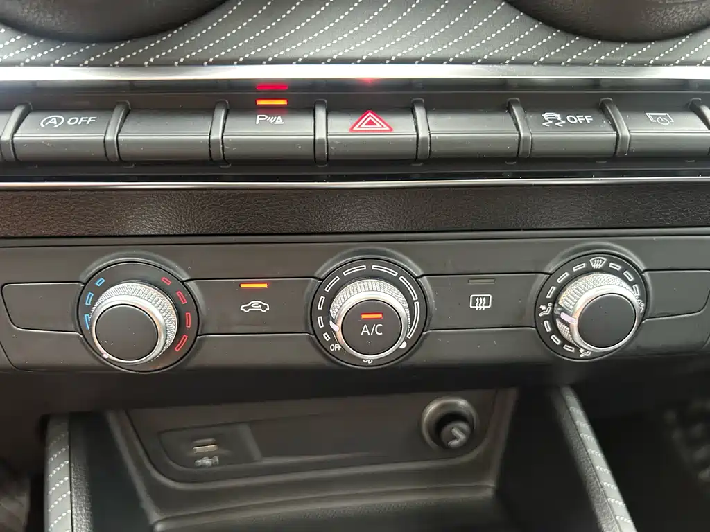 Audi Q2L 2023 — фото 37