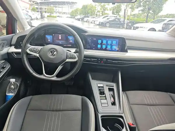 Volkswagen Golf 2021