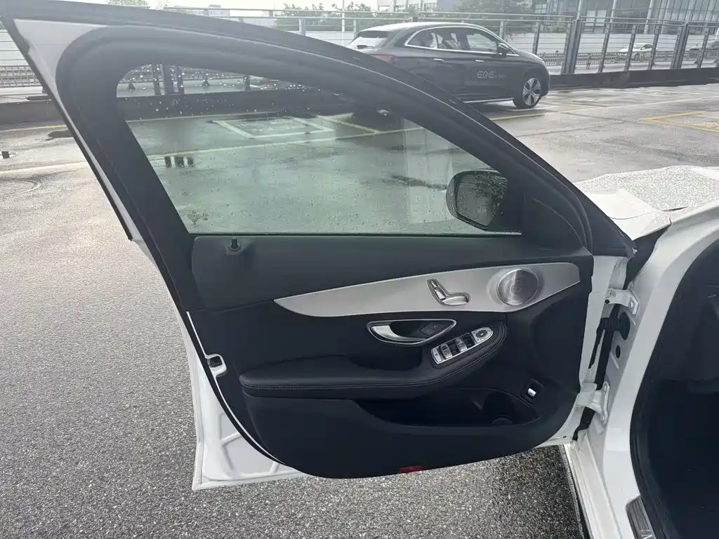 Mercedes-Benz C-Class 2021