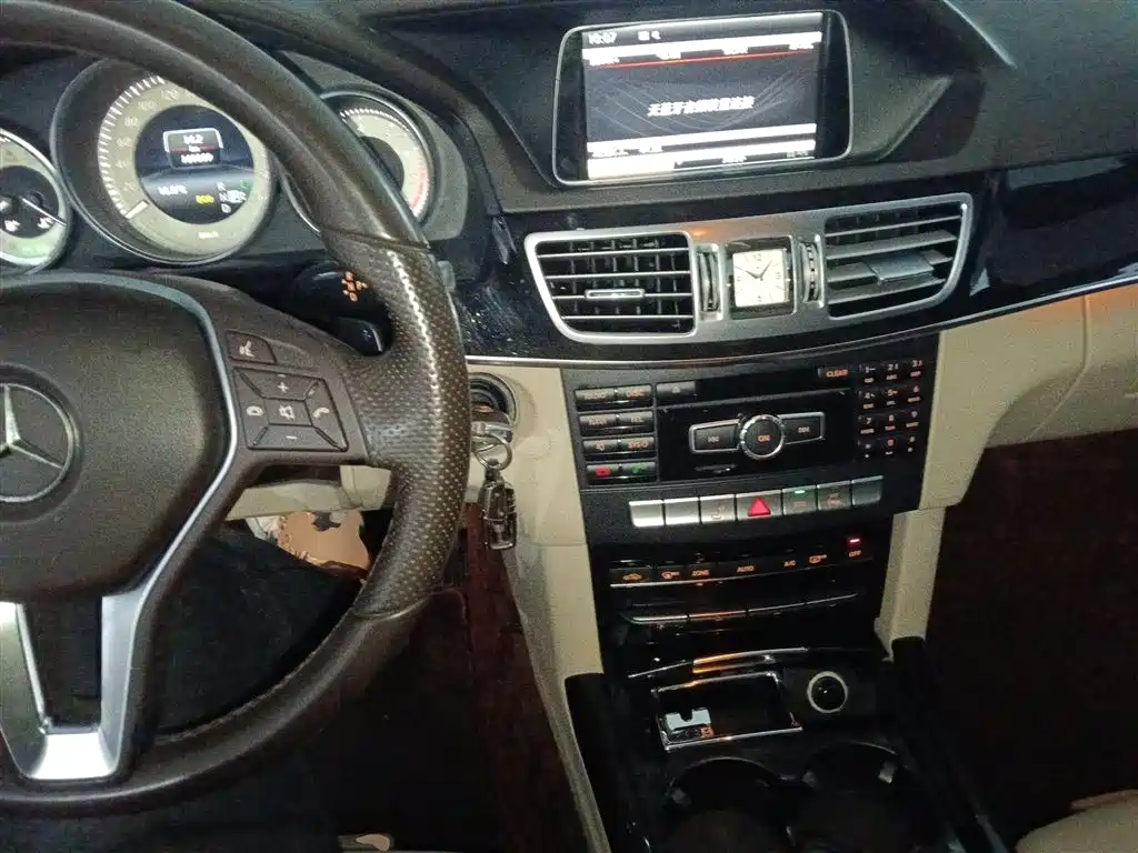Mercedes-Benz E-Class 2014 — фото 10