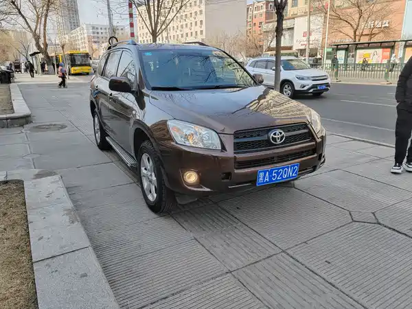 Toyota RAV4 2011
