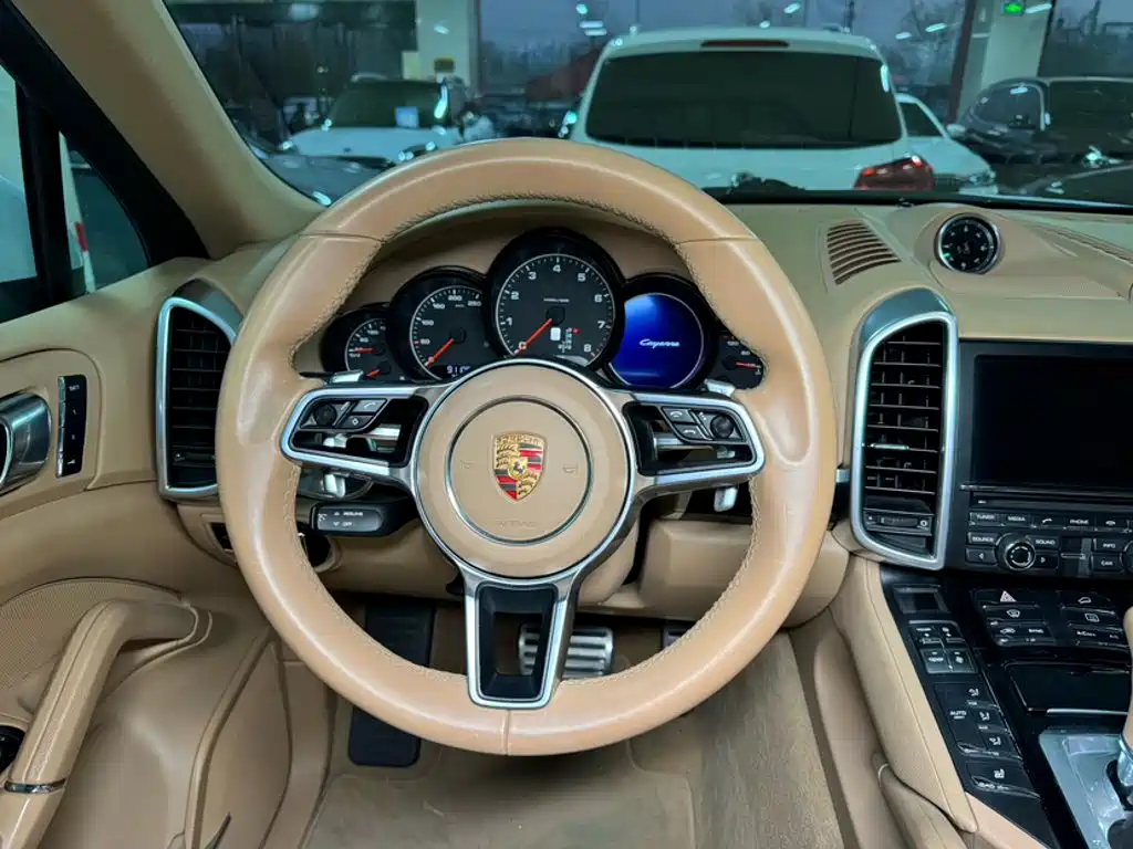 Porsche Cayenne 2015 — фото 12