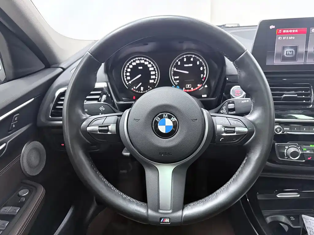 BMW 1 Series 2022 — фото 14