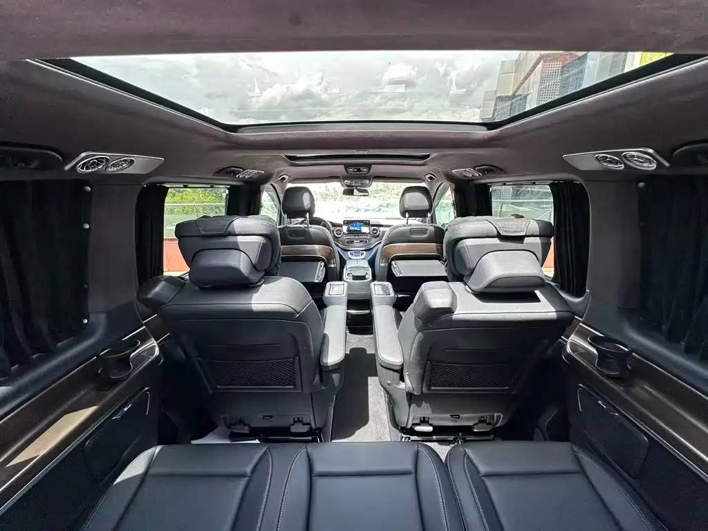 Mercedes-Benz V-Class 2022 — фото 14