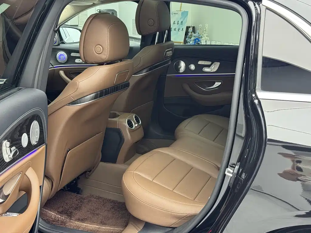 Mercedes-Benz E-Class 2020 — фото 13