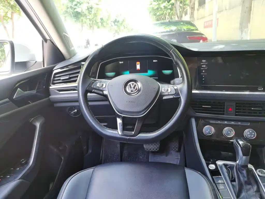 Volkswagen Sagitar 2021
