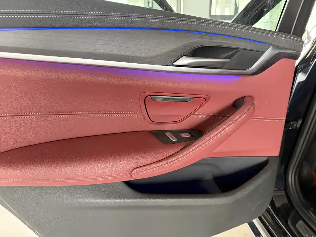 BMW 5 Series 2022 — фото 14