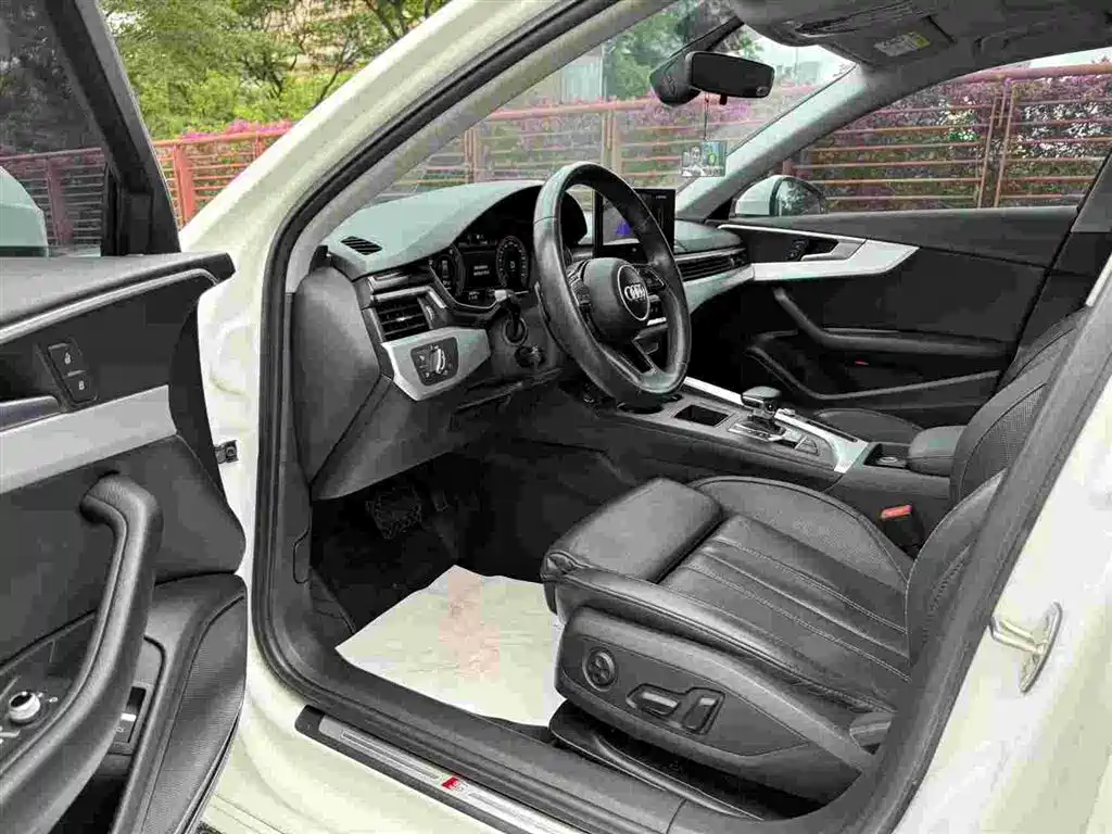Audi A4L 2023