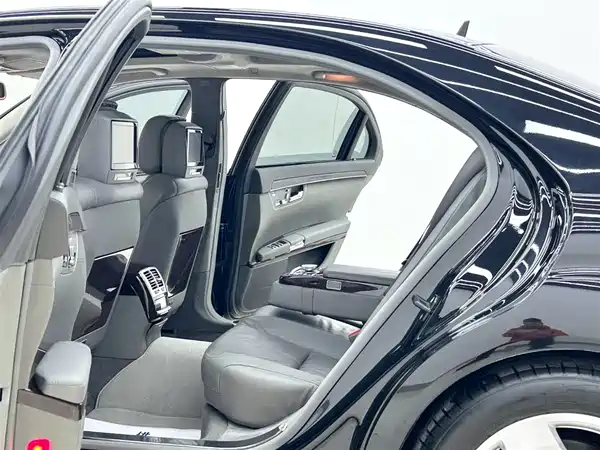 Mercedes-Benz S-Class 2008