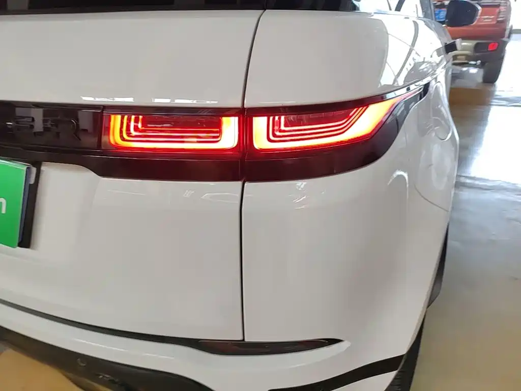 Land Rover Range Rover Evoque 2021 — фото 8