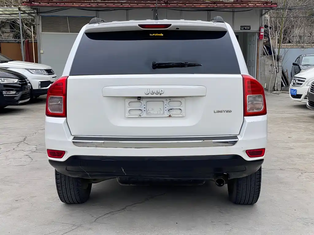 Jeep Compass 2012 — фото 14