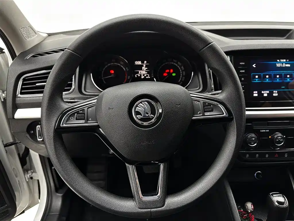 Skoda Kamiq 2022 — фото 11