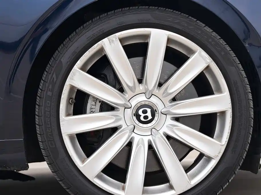 Bentley Flying Spur 2015 — фото 21