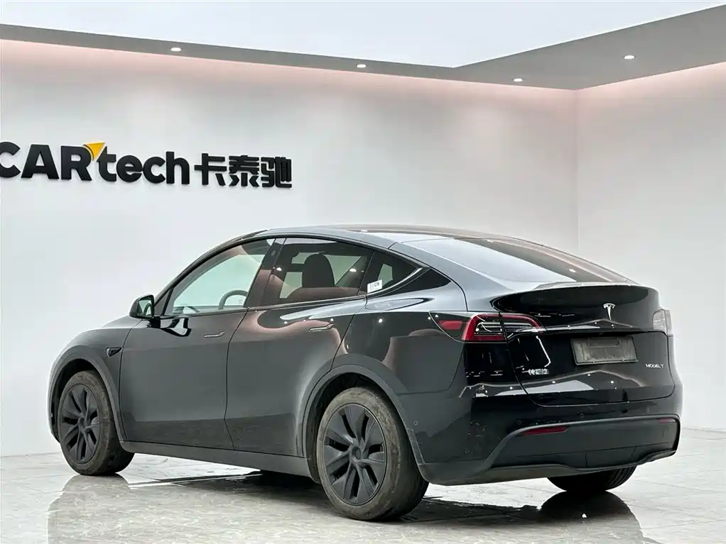 Tesla Model Y 2023 — фото 3