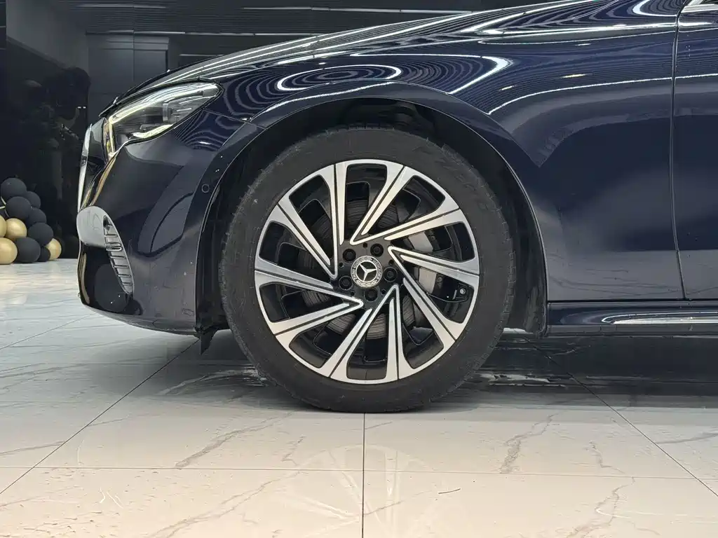 Mercedes-Benz E-Class 2023 — фото 15