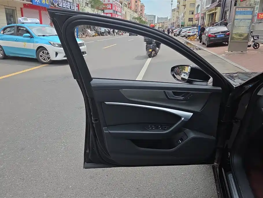 Audi A6L 2021