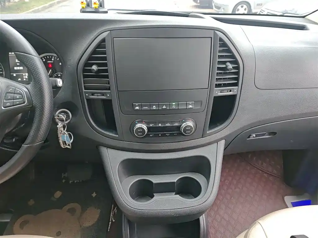 Mercedes-Benz Vito 2022 — фото 13