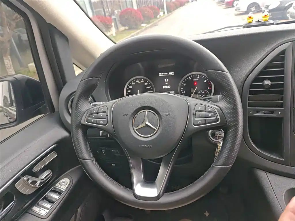 Mercedes-Benz Vito 2022 — фото 11