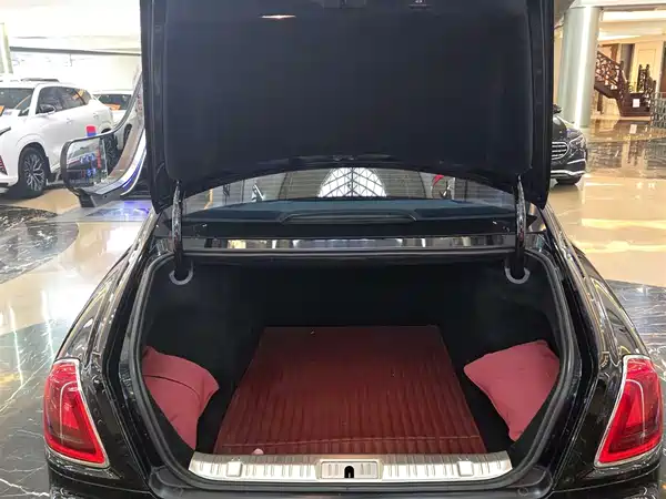 Rolls-Royce Ghost 2010