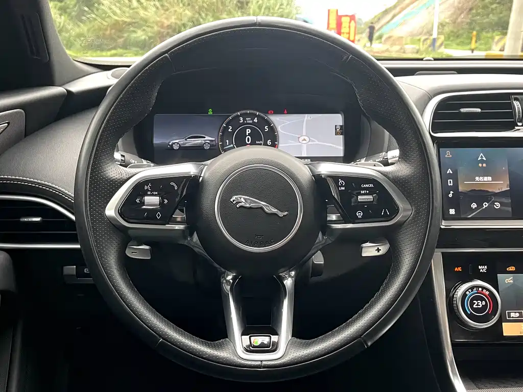 Jaguar XEL 2023 — фото 11