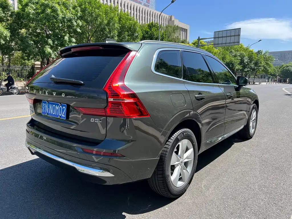 Volvo XC60 2022 — фото 4
