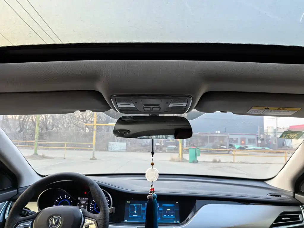 Changan Eado 2018 — фото 8
