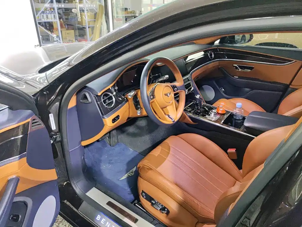 Bentley Flying Spur 2021 — фото 2
