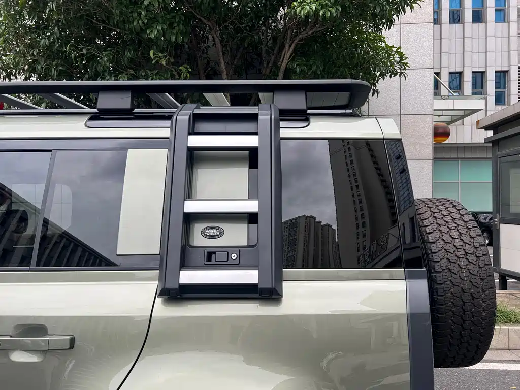 Land Rover Defender 2022 — фото 14