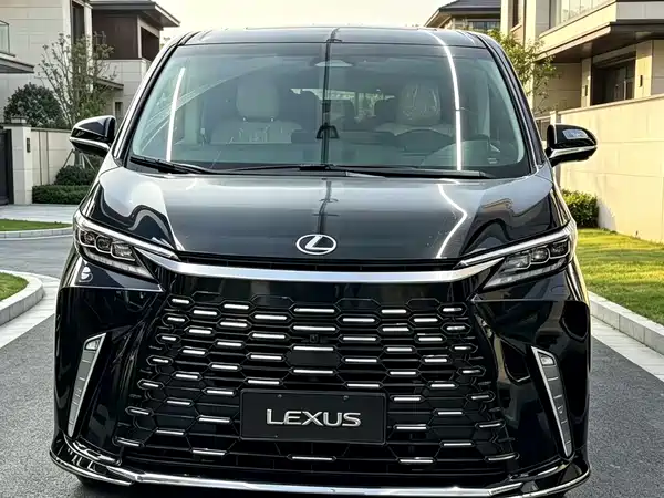 Lexus LM 2026