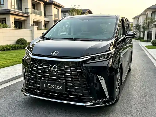 Lexus LM 2026