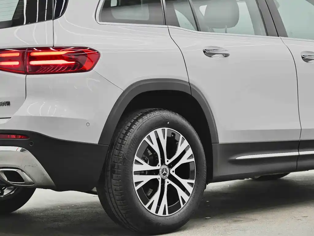 Mercedes-Benz GLB 2024 — фото 31