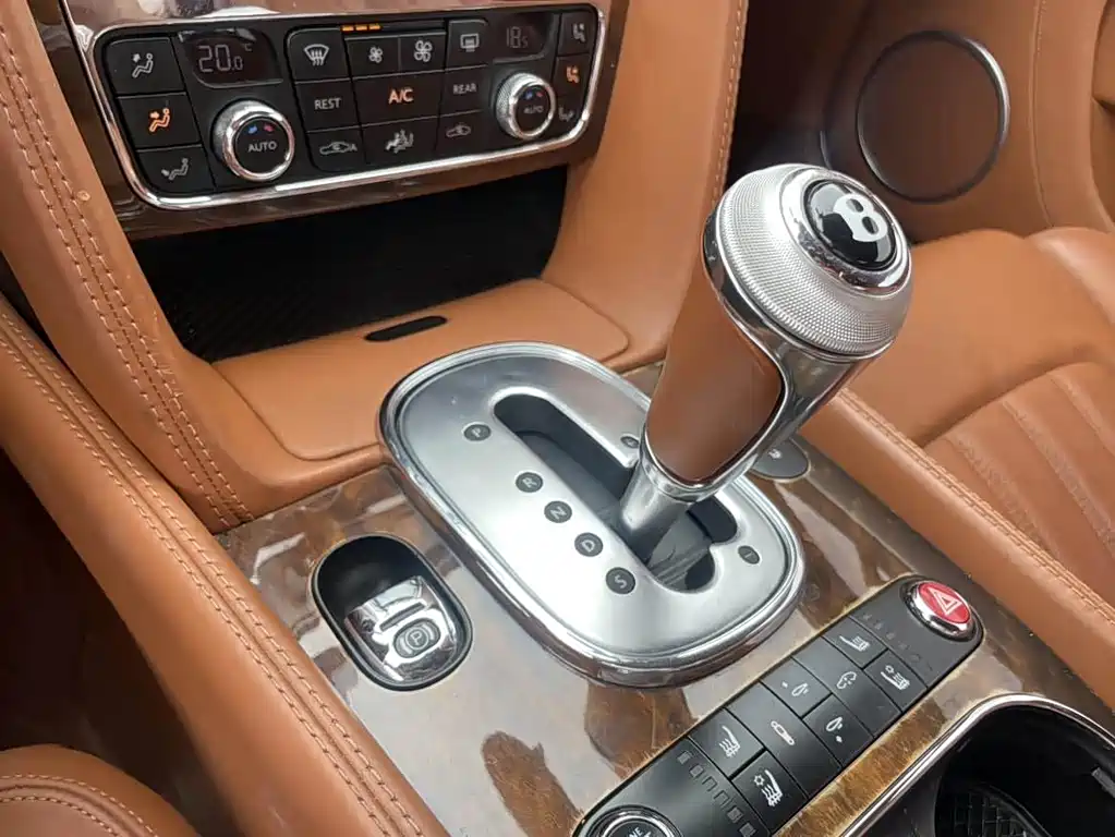 Bentley Continental 2014 — фото 12