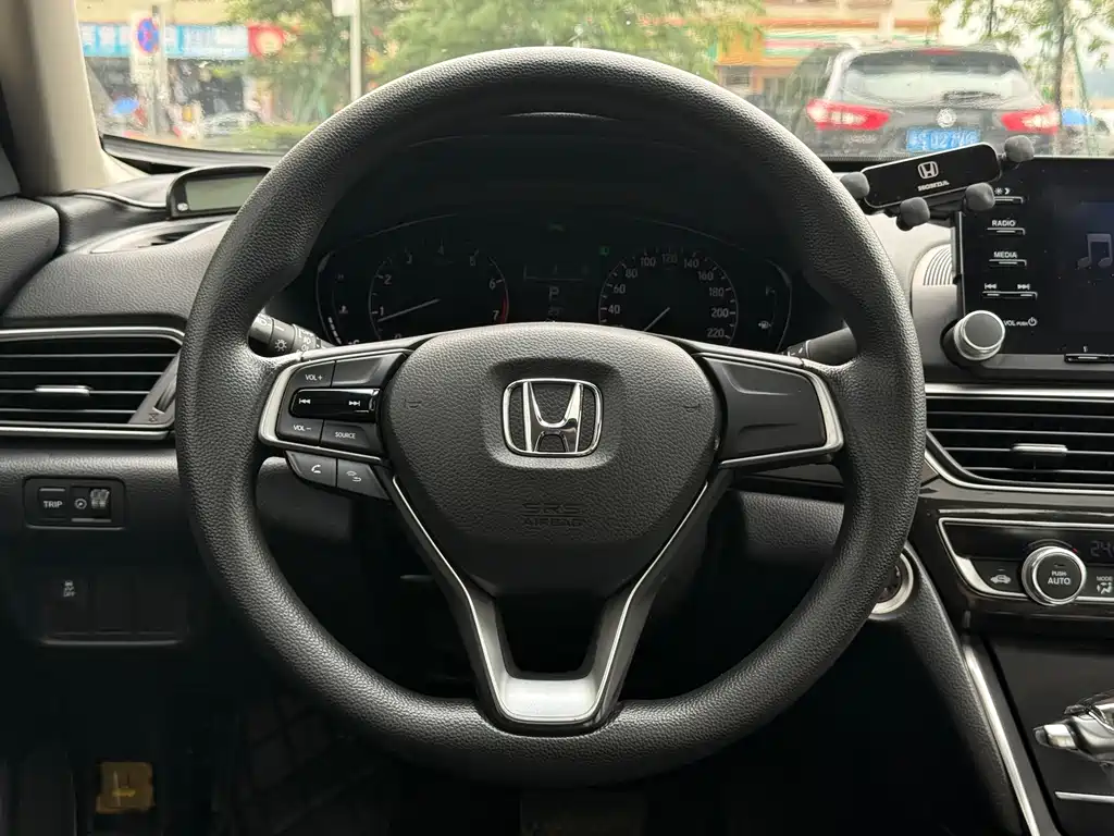 Honda Inspire 2019 — фото 10