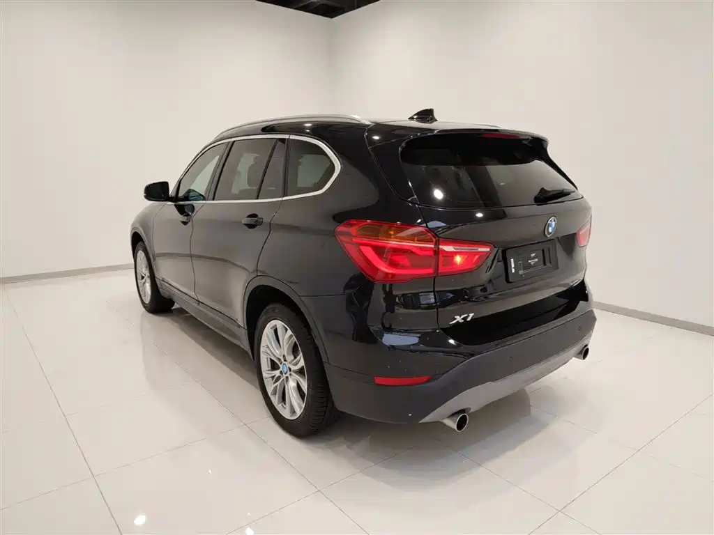BMW X1 2019 — фото 5
