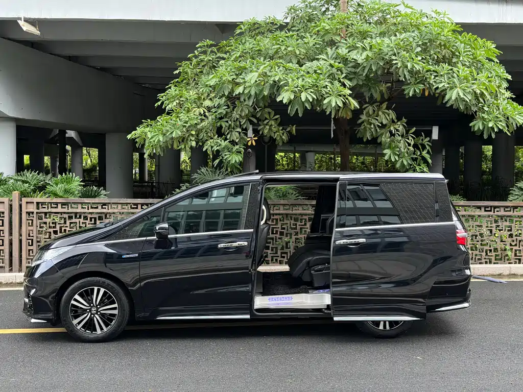 Honda Odyssey 2019 — фото 38