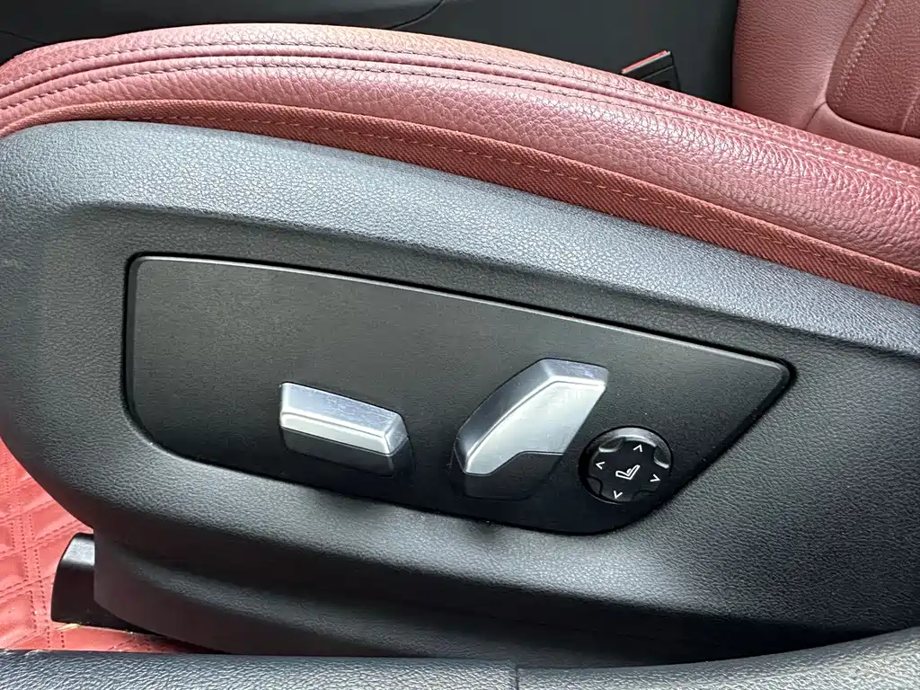 BMW 5 Series 2020 — фото 17