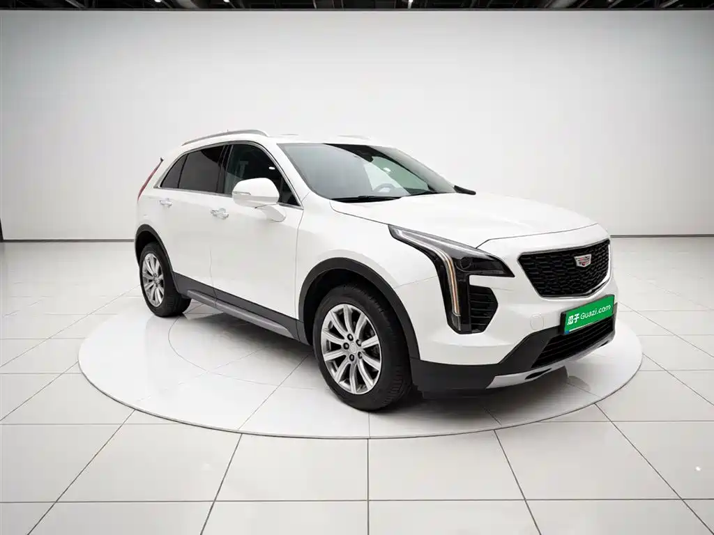 Cadillac XT4 2022 — фото 3
