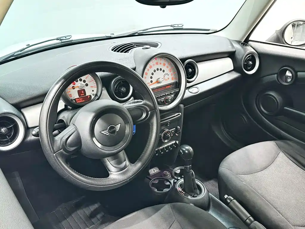 MINI Clubman 2014 — фото 12