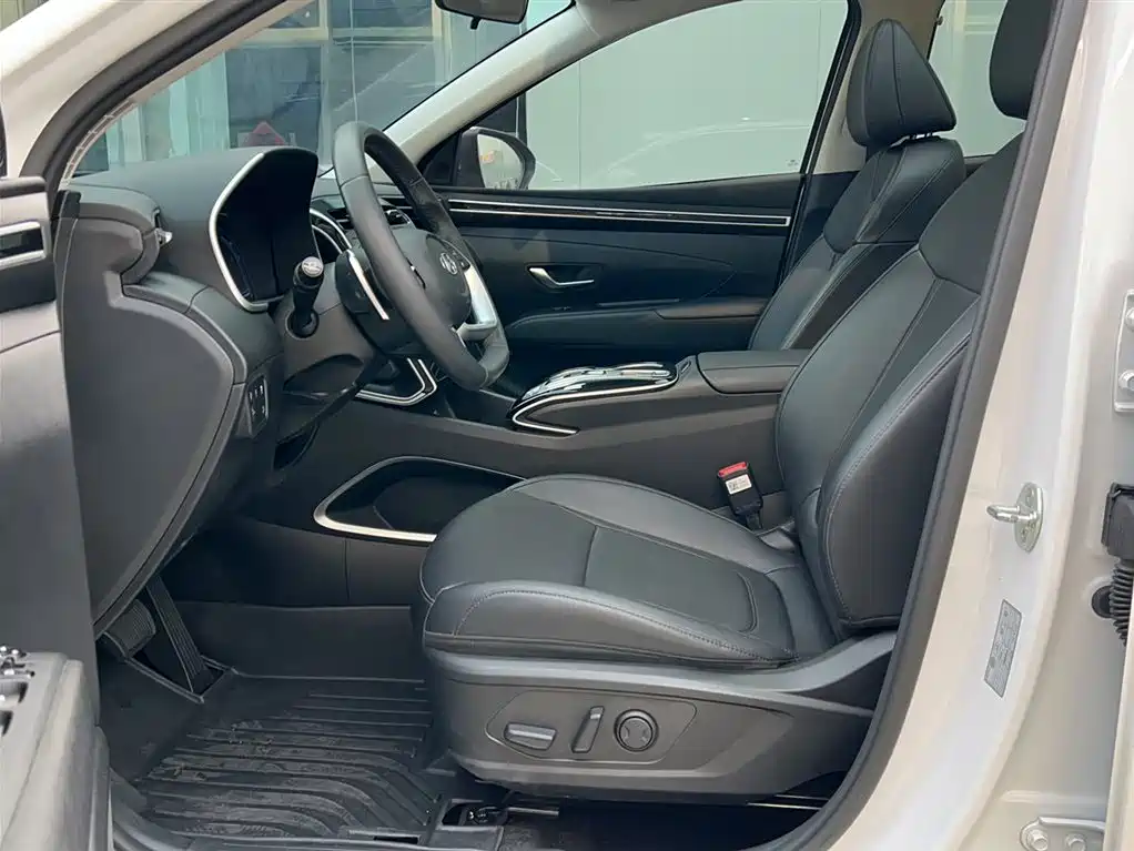 Hyundai Tucson 2023 — фото 11