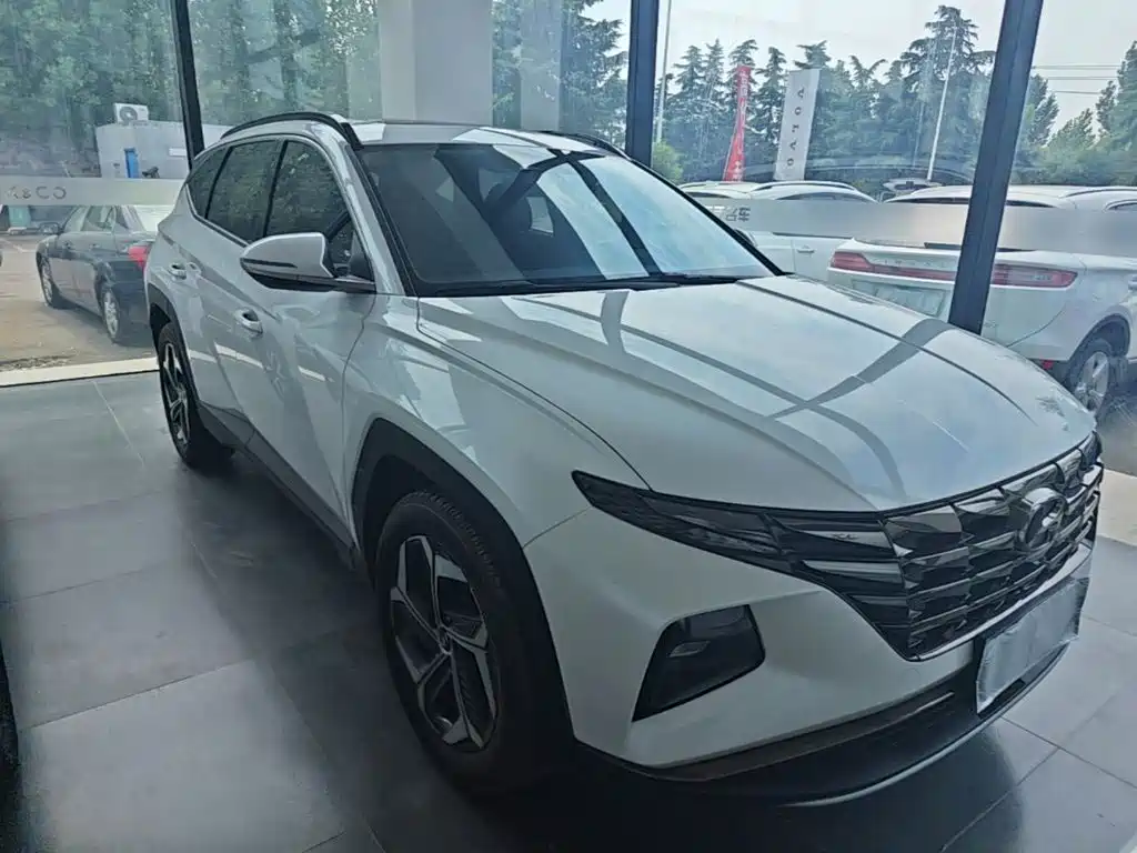 Hyundai Tucson 2023 — фото 4