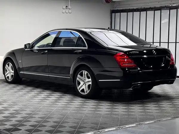 Mercedes-Benz S-Class 2012