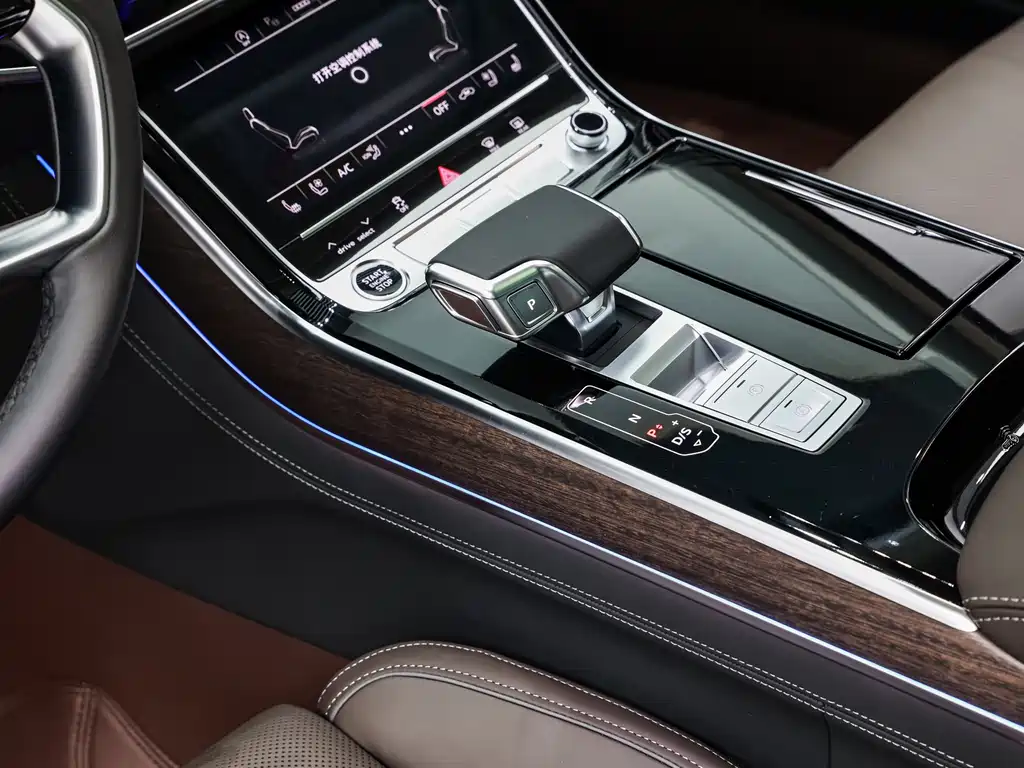 Audi A8 2025 — фото 20