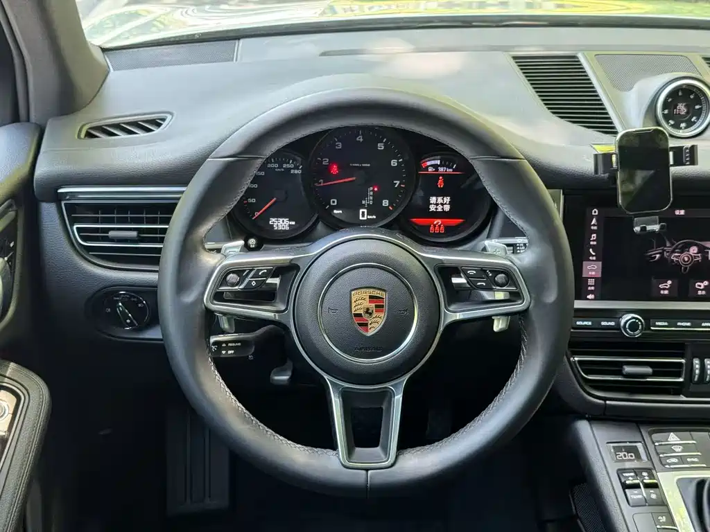 Porsche Macan 2020 — фото 3