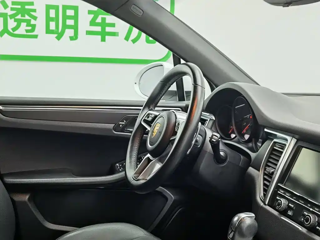 Porsche Macan 2015 — фото 22