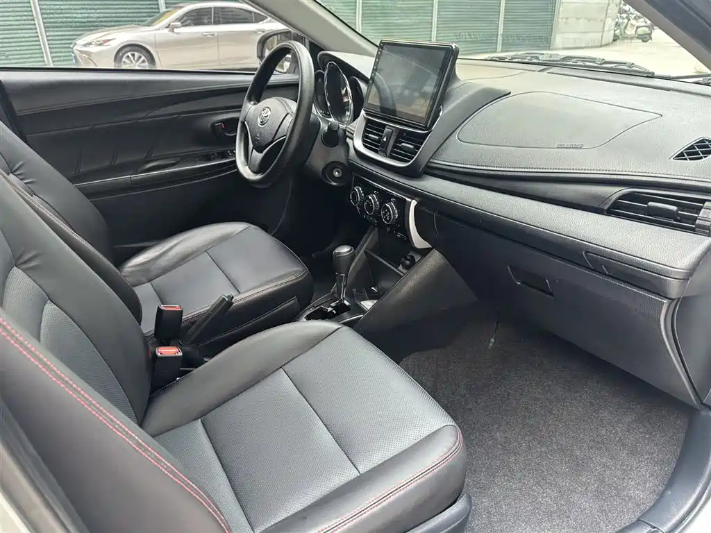 Toyota Yaris L 2021 — фото 13